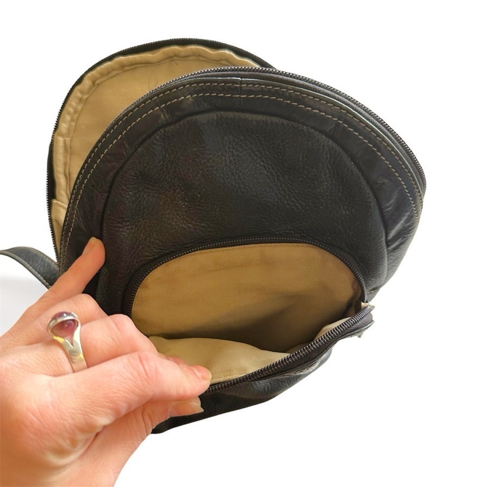 Tignanello Black Leather Stitched Backpack Purse 10 x 8.5” genuine leather - Picture 6 of 9